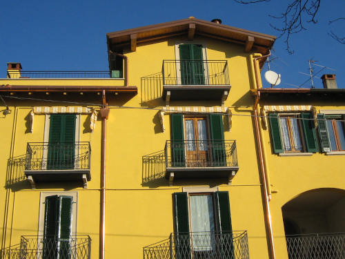 Rasatura con posa rete e rivestimento intonaco ai silicati