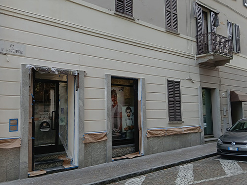 raschiatura di pitture, rasatura della facciata con rasante minerale, preparazione del fondo e finitura con pittura acrilsilossanica
